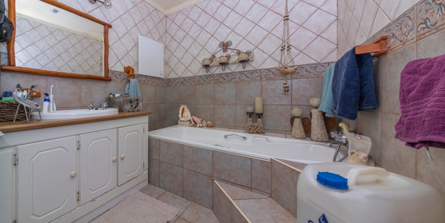 5 Bedroom Property for Sale in Jordania Free State